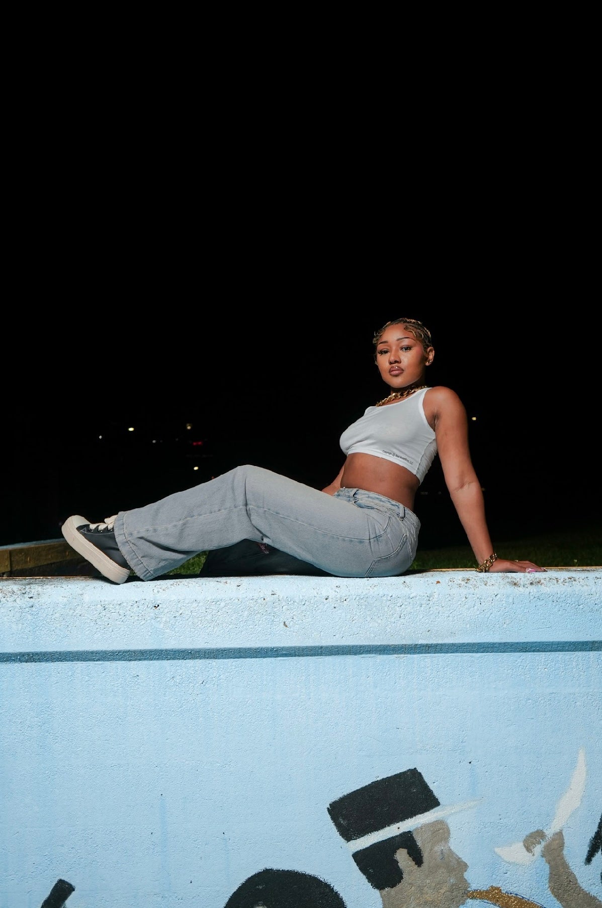 simply designed cropped tank top